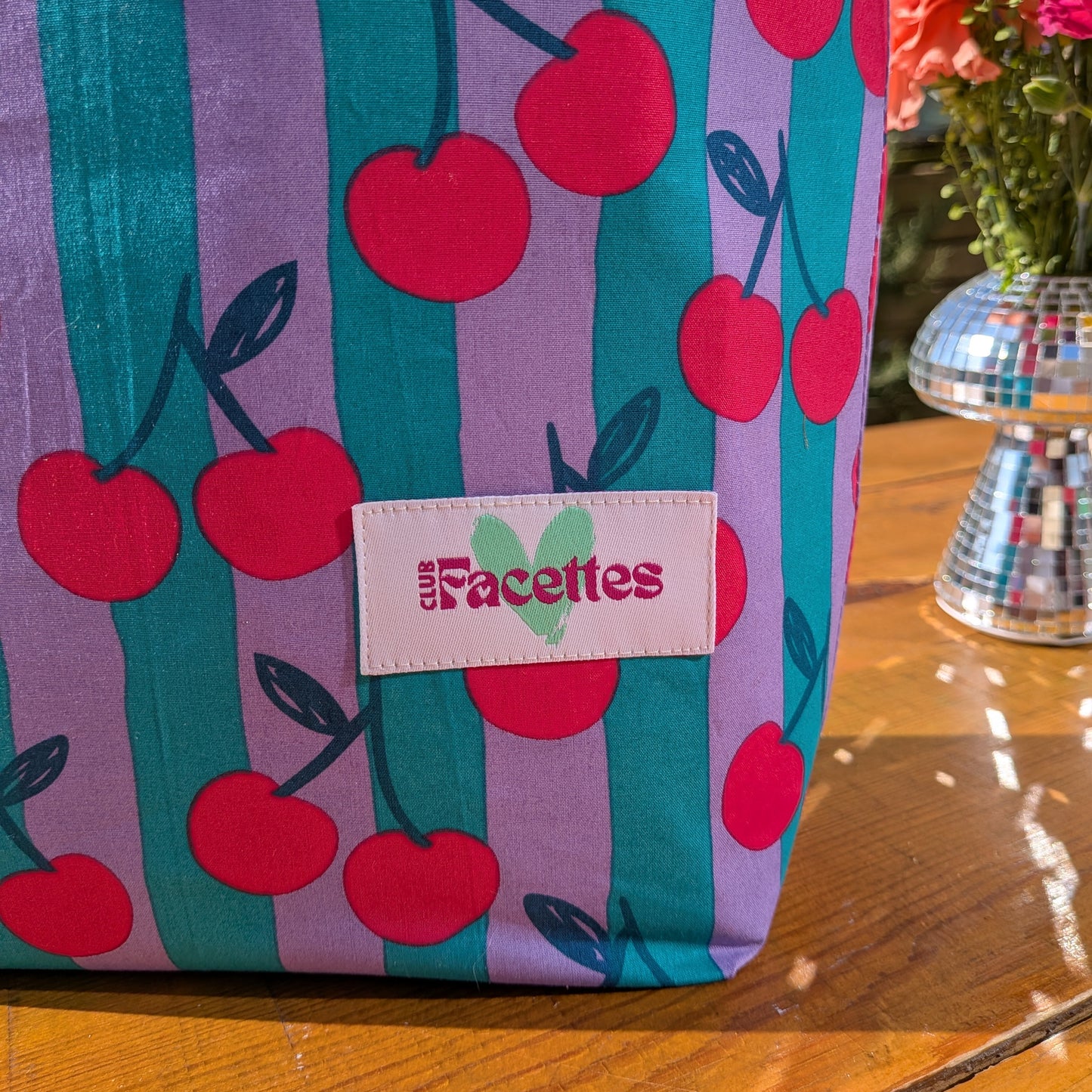 Le Cherry blossom girl